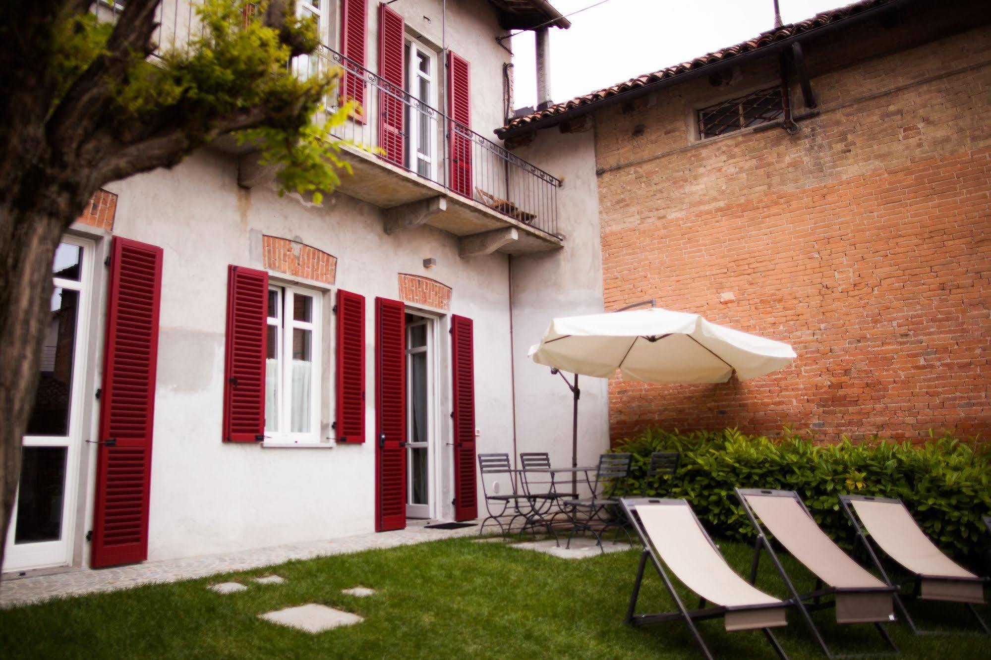 Casa Andrea Hotel La Morra Exterior photo